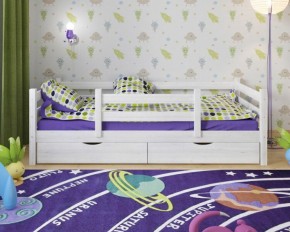 Детская кровать из массива березы Соня-5 (Белый/Лак) в Нижнем Тагиле - nizhniy-tagil.mebel-74.com | фото